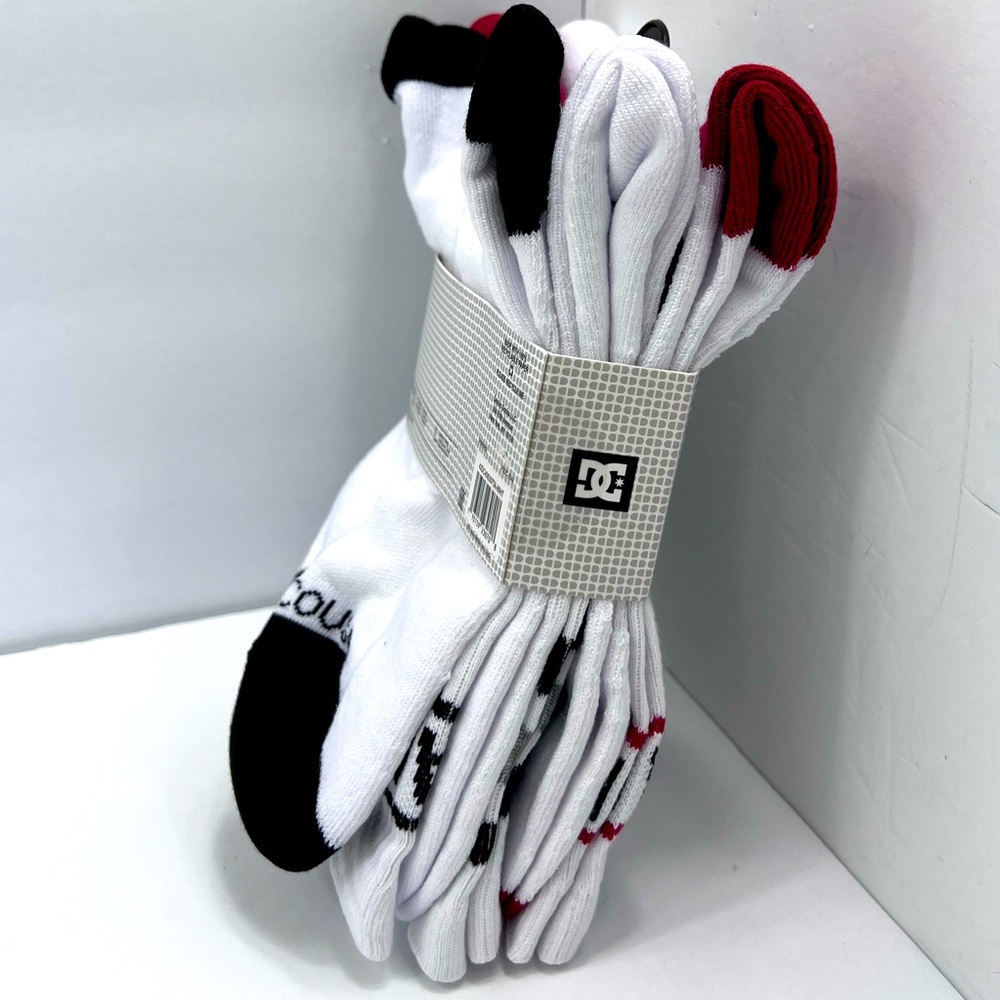 DC CO, 5 PAIRS OF CREW SOCKS, WITH RED & BLACK TOE COLORS - Picture 2 of 11